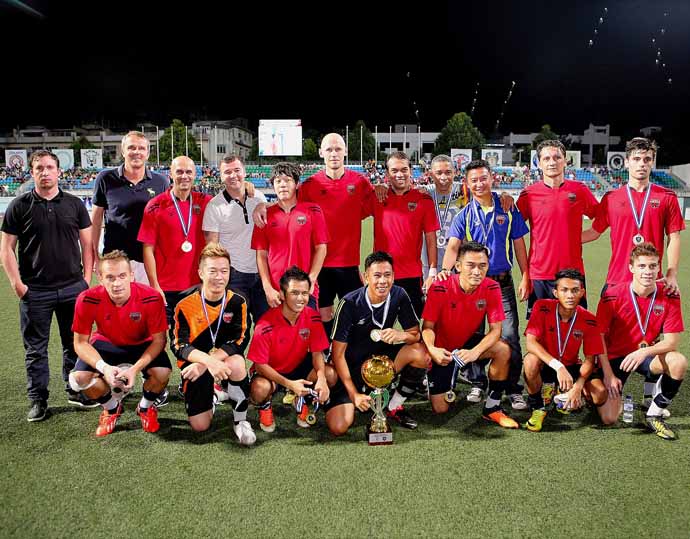 Group photo Mediacorp First XI 2013 (8)