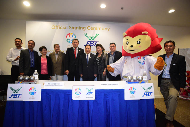 Group photo - FBT and SINGSOC signing ceremony