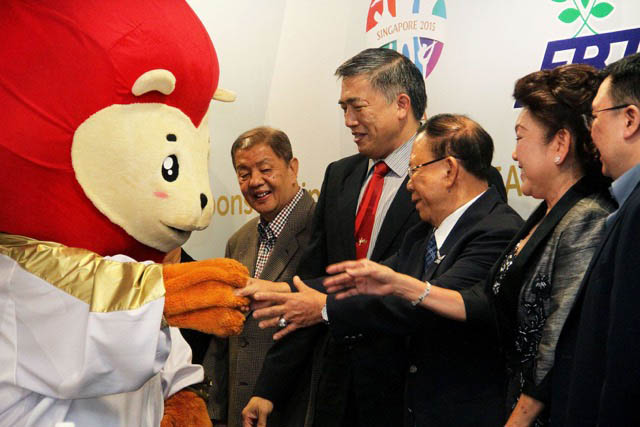 Group photo - FBT and SINGSOC with mascot Nila